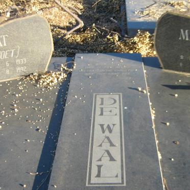 WAAL At, de 1933-1992 &amp; Marthie 1939-
