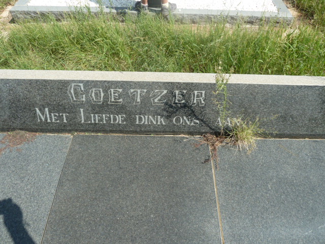 COETZER Wentzel C. 1914-1989 &amp; Johanna M.E. 1920-2012