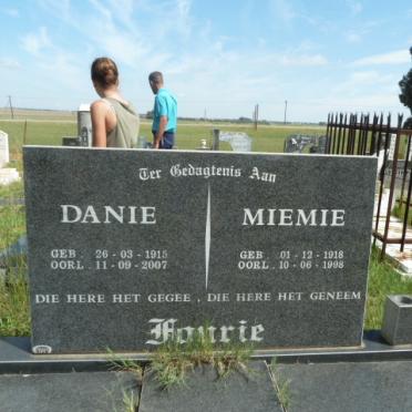 FOURIE Danie 1915-2007 &amp; Miemie 1918-1998