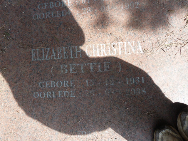 THOMPSON Elizabeth Christina 1931-2008