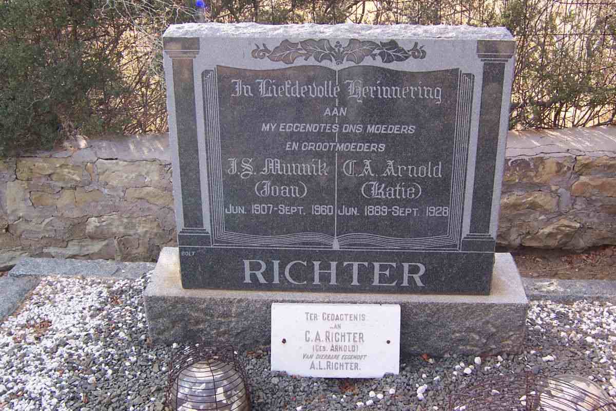 RICHTER C.A. nee ARNOLD 1889-1928 :: RICHTER J.S. nee MUNNIK 1907-1960