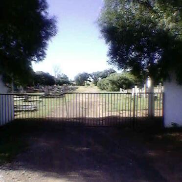 1. Entrance to the Dealesville cemetery