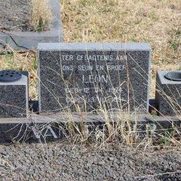 TONDER Leon, van 1974-1991