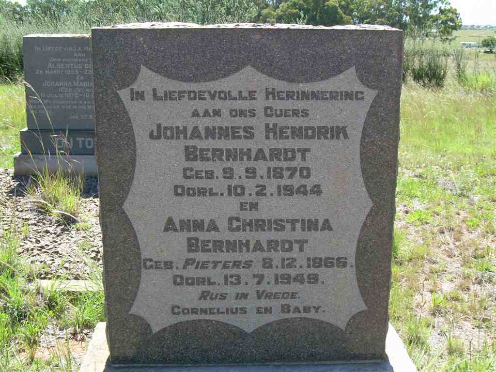 BERNHARDT Johannes Hendrik 1870-1944 &amp; Anna Christina PIETERS 1866-1949