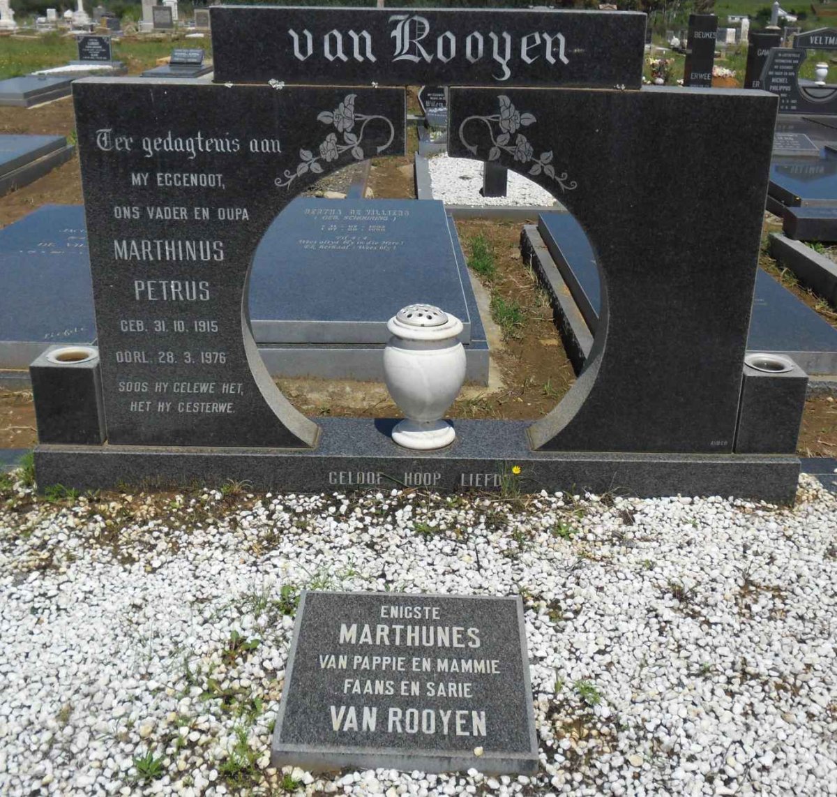 ROOYEN Marthinus Petrus, van 1915-1976 &amp; Marthilda Francis BOTHA 1924-1979
