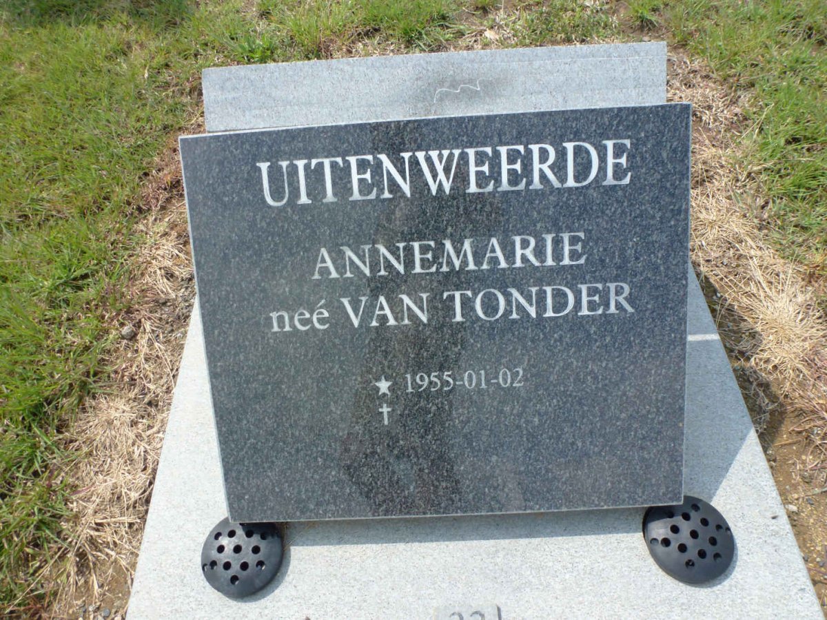 UITENWEERDE Annemarie nee VAN TONDER 1955-