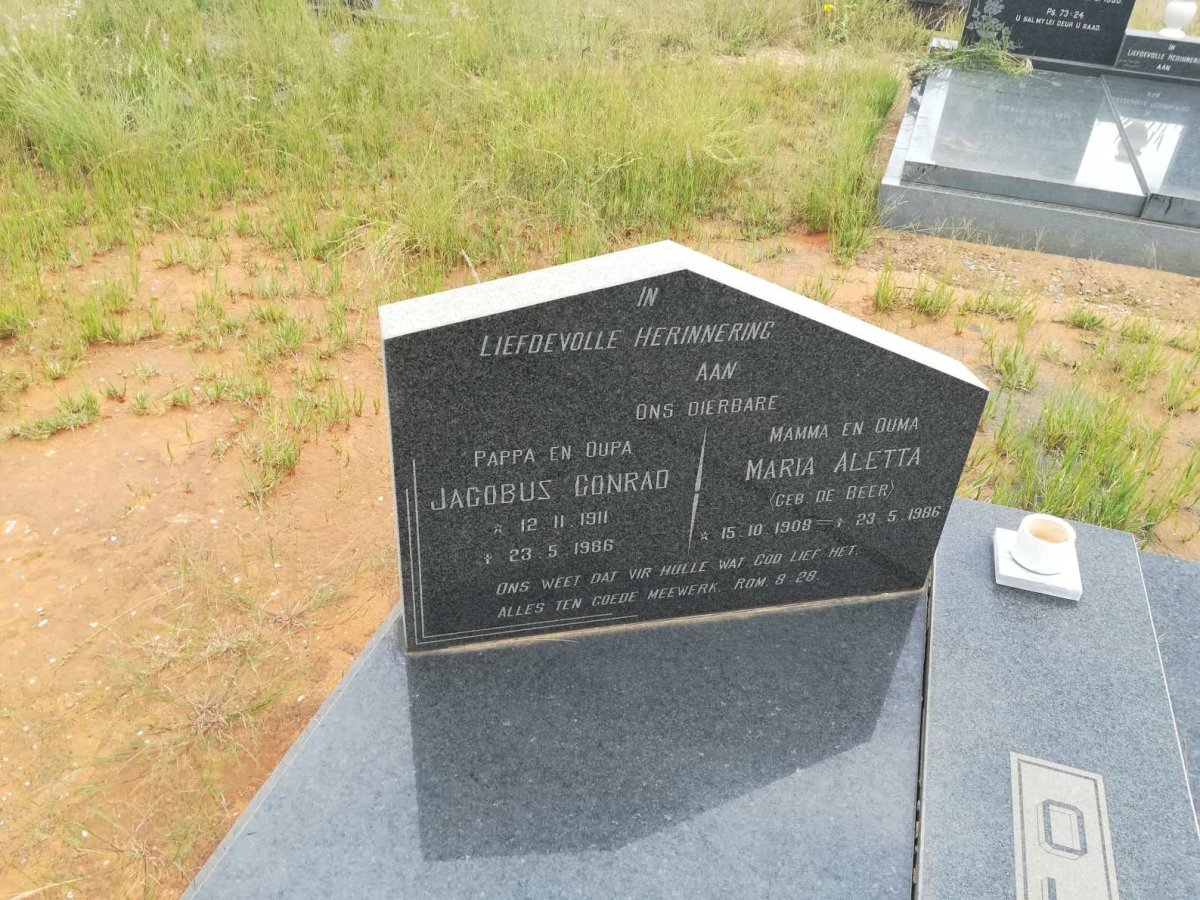 OLDFIELD Jacobus Conrad 1911-1986 &amp; Maria Aletta DE BEER 1908-1986