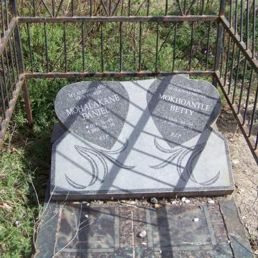 MOHALAKANE Daniel 1954-2003 &amp; Betty MOKHOANTLE 1968-2005
