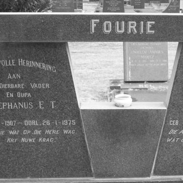 FOURIE Stephanus E.T. 1907-1975 &amp; Georgina J. VAN ROOYEN 1909-1966