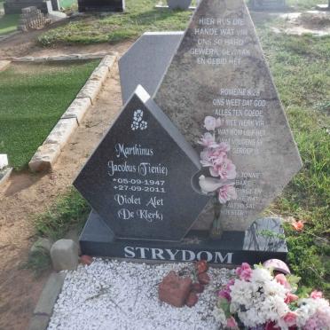 STRYDOM Marthinus Jacobus 1947-2011 &amp; Violet Alet DE KLERK