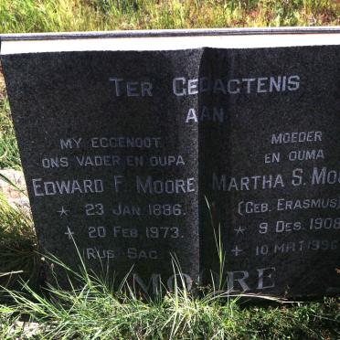 MOORE Edward F. 1886-1973 &amp; Martha S. ERASMUS 1908-1996