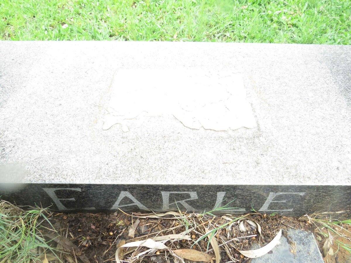 EARLE Willem G. 1910-1977 &amp; Susanna C.M. VILJOEN 1916-1991