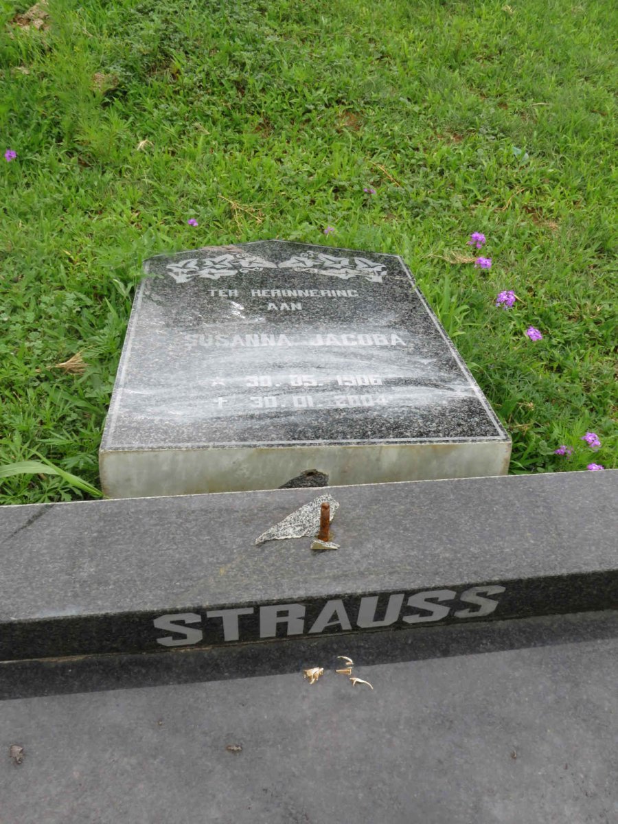 STRAUSS Susanna Jacoba 1906-2004