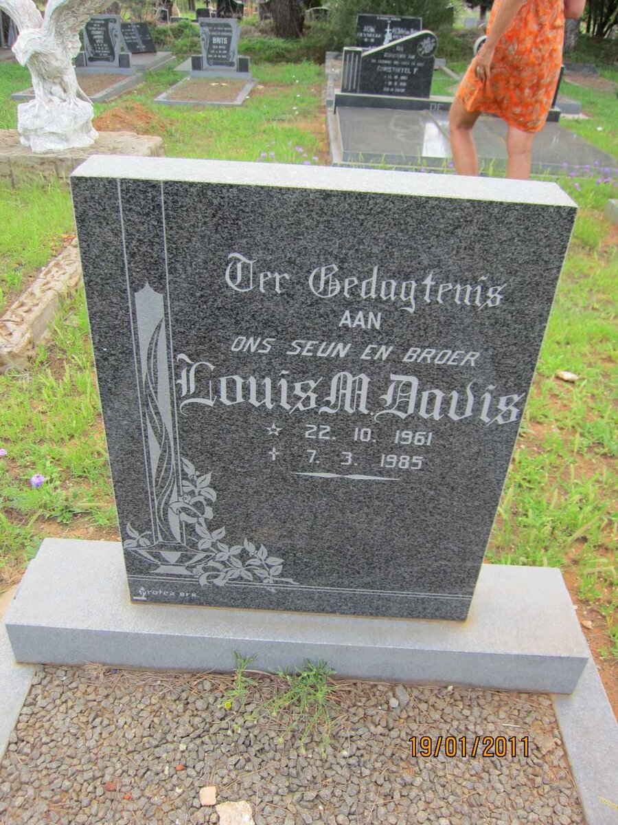 DAVIS Louis M. 1961-1985