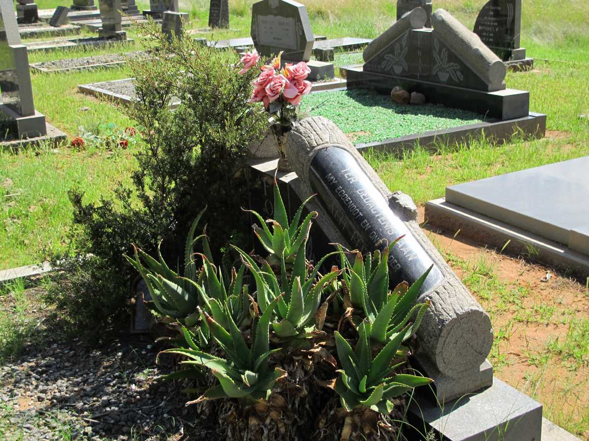 FOURIE Alit Eliza 1914-1966 &amp; Maria Elizabeth 1914-1986