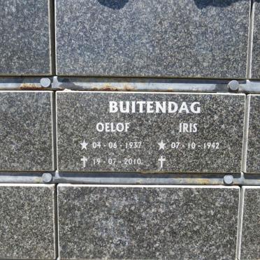 BUITENDAG Oelof 1937-2010 & Iris 1942-