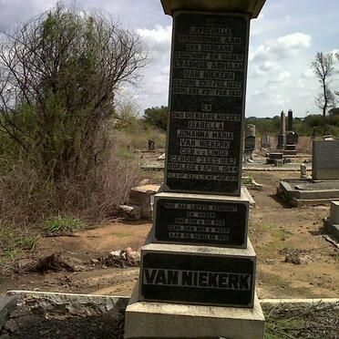 NIEKERK Erasmus Adriaan, van 1882-1931 &amp; Isabella Johanna Maria V.D. LINDE 1882-1944