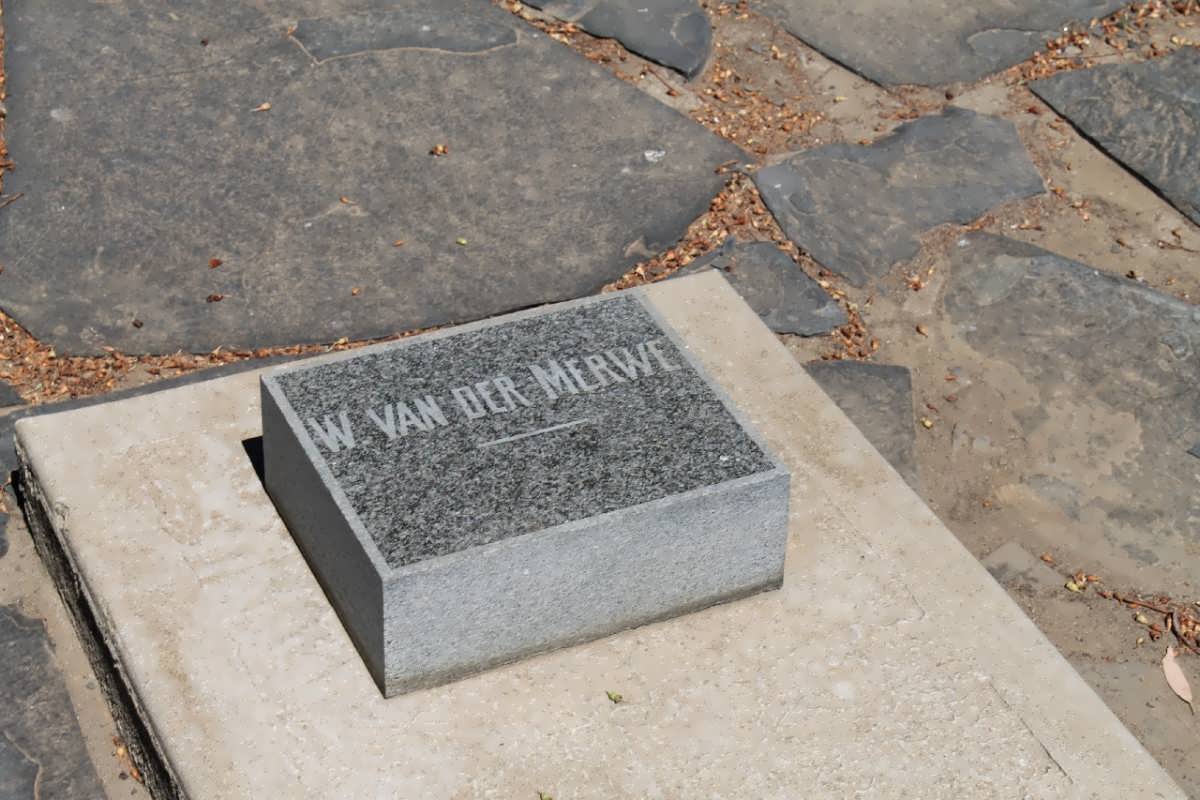 MERWE W., van der