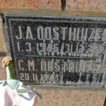 OOSTHUIZEN J.A. 1946-2007 &amp; C.M. 1945-