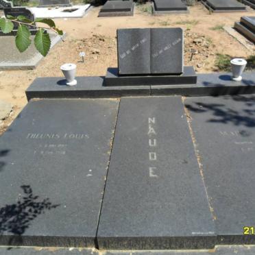 NAUDE Theunis Louis 1887-1970 &amp; Mary Jane NEWTON 1892-1970