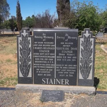 STAINER Charles Reginald 1880-1948 &amp; Gertrude Dove PENNY 1885-1971 :: COPPIN Pearl Edith nee STAINER 1909-1997