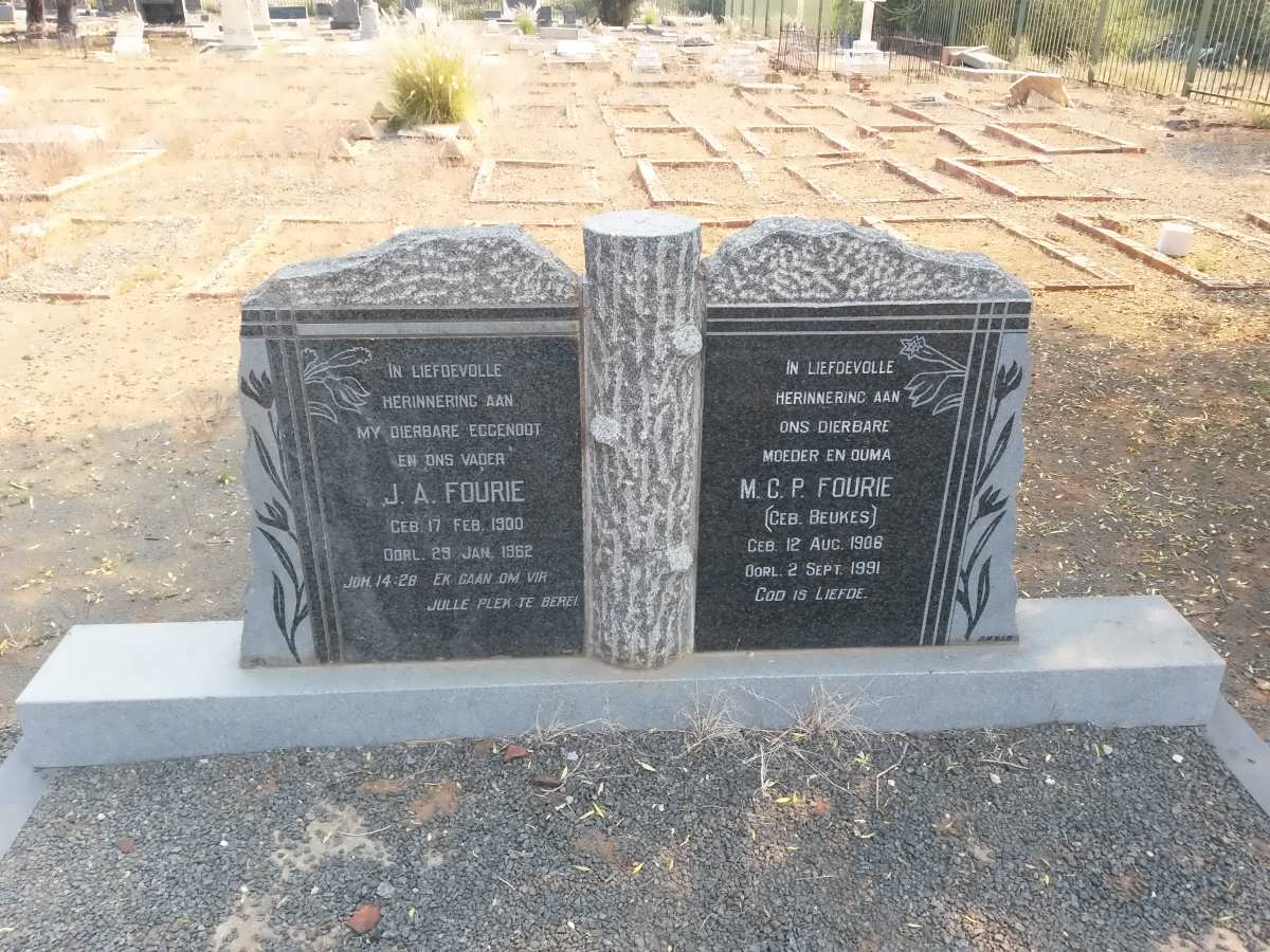 FOURIE J.A. 1900-1962 &amp; M.C.P. BEUKES 1906-1991