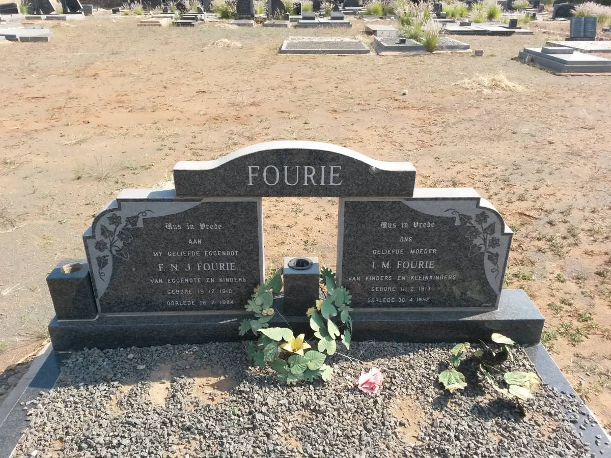 FOURIE F.N.J. 1910-1984 &amp; I.M. 1913-1992
