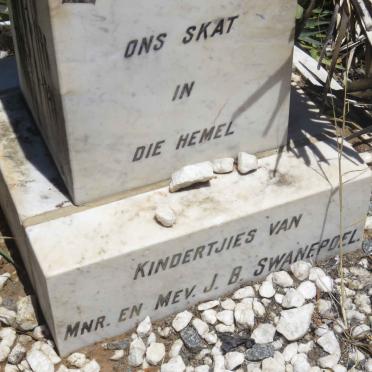 SWANEPOEL Hettie 1932-1943 :: SWANEPOEL Mirandatjie 1944-1945