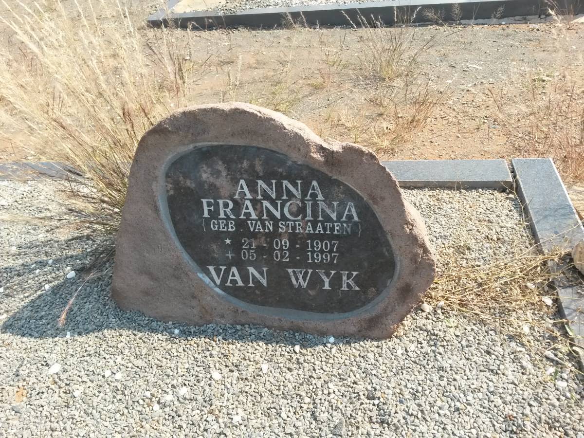 WYK Anna Francina, van nee VAN STRAATEN 1907-1997