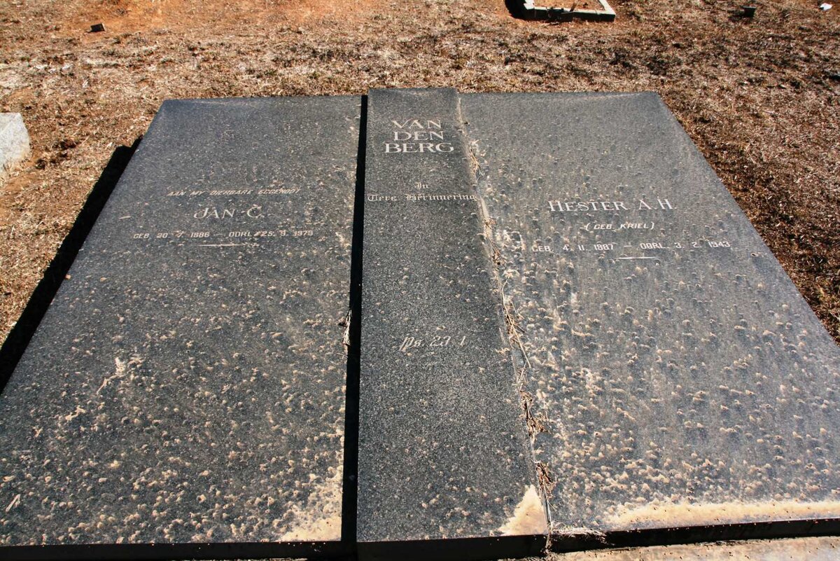 BERG Jan C., van den 1886-1973 & Hester A.H. KRIEL 1887-1943