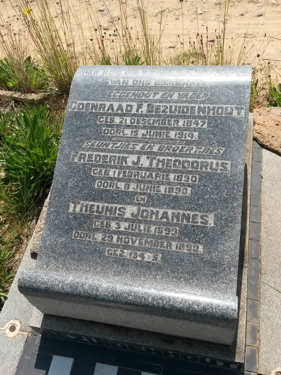 BEZUIDENHOUT Coenraad F. 1847-1914 :: BEZUIDENHOUT Frederik J. Theodorus 1890-1890 :: BEZUIDENHOUT Theunis Johannes 1899-1899