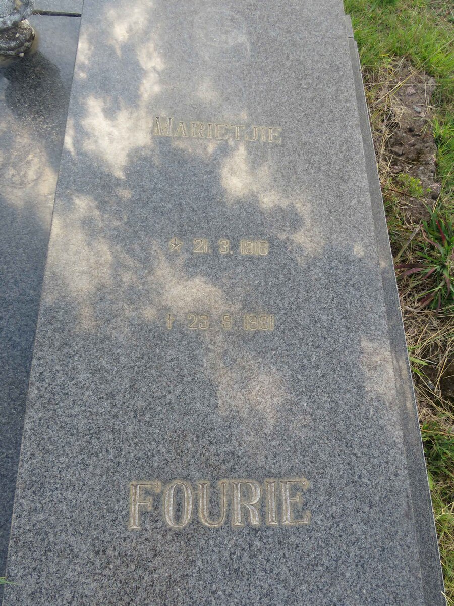 FOURIE David 1909-1985 & Marietjie 1916-1981