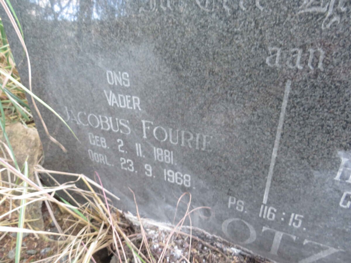 LOTZ Jacobus Fourie 1881-1968 & Hester Salomina OOSTHUIZEN 1893-1961 _2