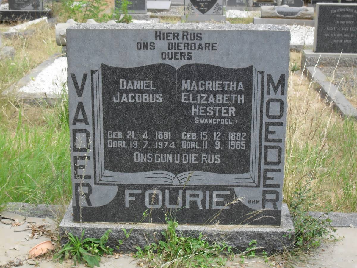 FOURIE Daniel Jacobus 1881-1974 &amp; Magrietha Elizabeth Hester SWANEPOEL 1882-1965
