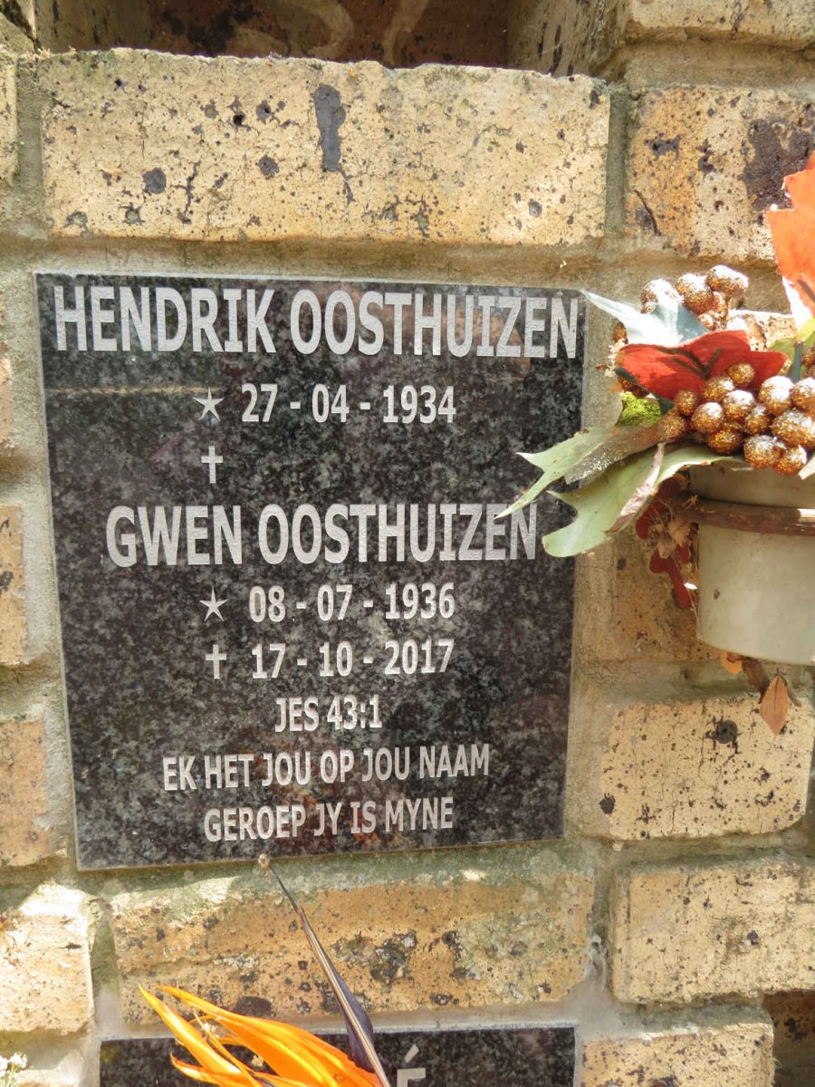 OOSTHUIZEN Hendrik 1934- & Gwen 1936-2017