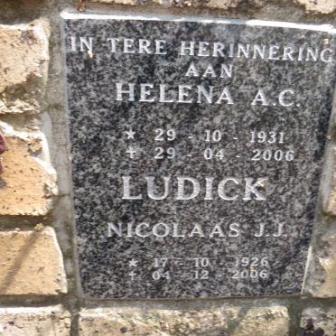 LUDICK Nicolaas J.J. 1926-2006 & Helena A.C. 1931-2006