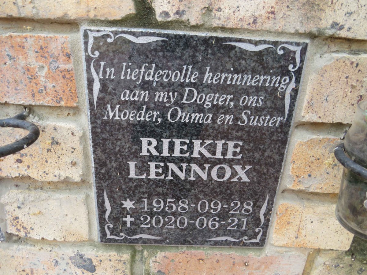 LENNOX Riekie 1958-2020