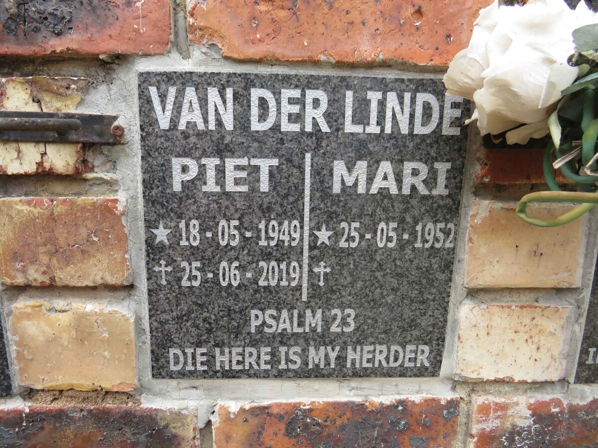 LINDE Piet, van der 1949-2019 & Mari 1952-
