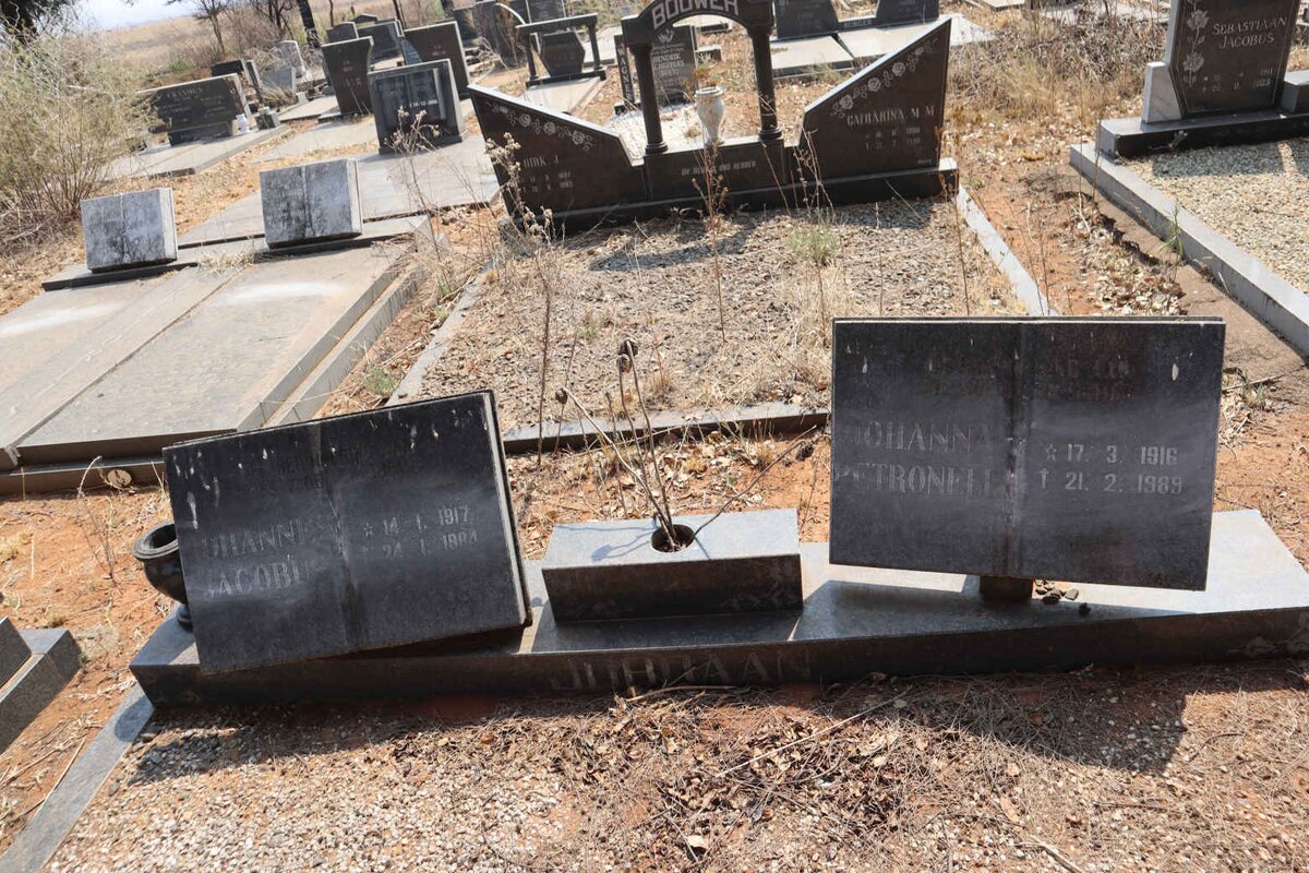 JORDAAN Johannes Jacobus 1917-1984 & Johanna Petronella 1916-1989