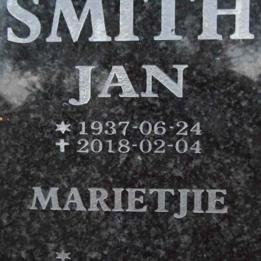 SMITH Jan 1937-2018 &amp; Marietjie