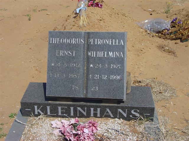 KLEINHANS Theodorus Ernst 1912-1987 &amp; Petronella Wilhelmina 1921-1996