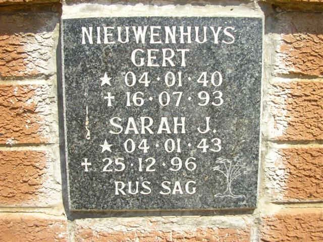 NIEUWENHUYS Gert 1940-1993 &amp; Sarah J. 1943-1996