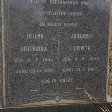 VOSLOO Johannes Lodewyk 1893-1965 &amp; Helena Gertruida 1905-1942