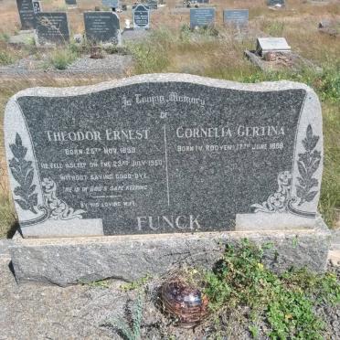 FUNCK Theodor Ernest 1899-1950 &amp; Cornelia Gertina V. ROOYEN 1898-