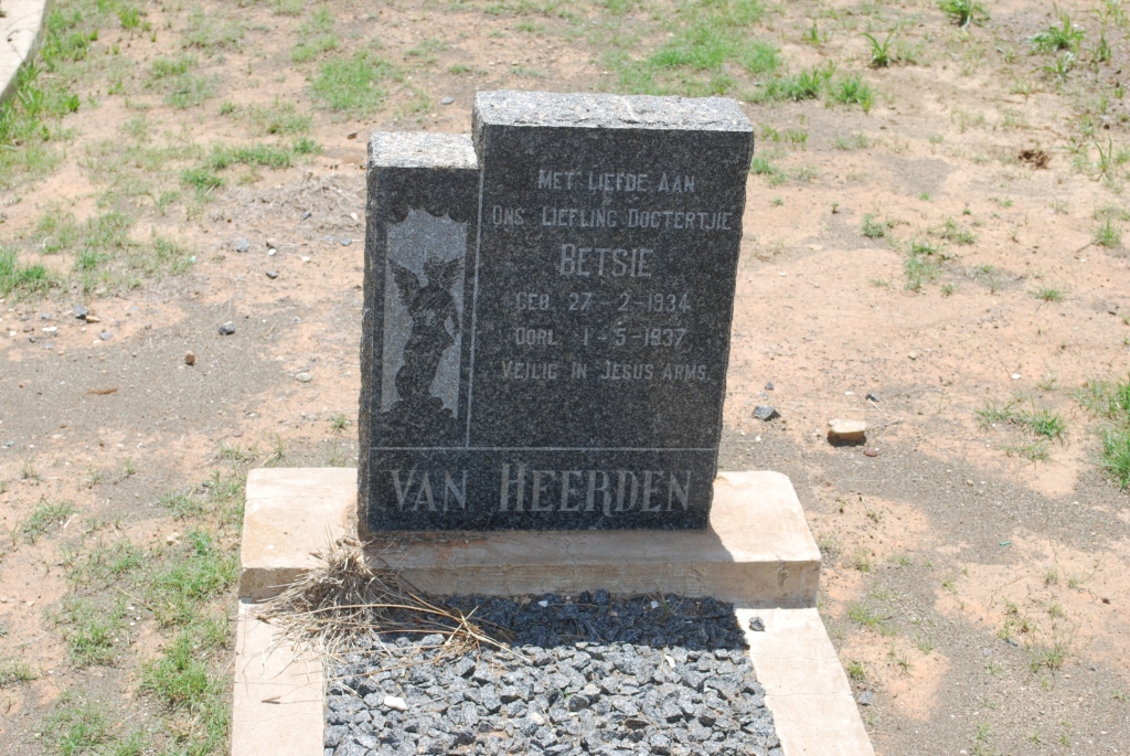 HEERDEN Betsie, van 1934-1937