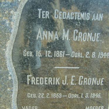 CRONJE Frederik J.E. 1859-1945 &amp; Anna M. 1861-1944