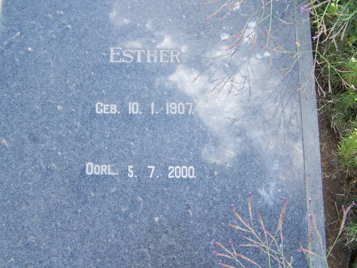 FOUCHE Esther 1907-2000