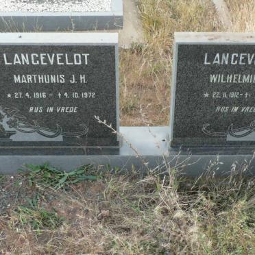 LANGEVELDT Marthunis J.H. 1916-1972 &amp; Wilhelmina H. 1912-