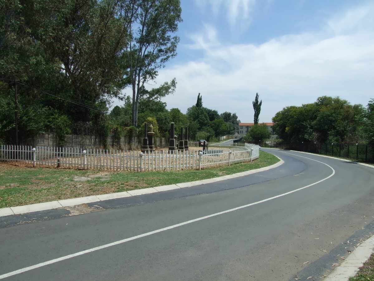 2. Overview Vaalpark cemetery