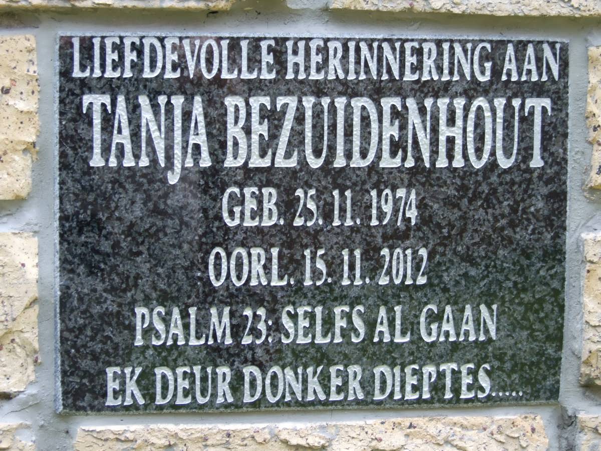 BEZUIDENHOUT Tanja 1974-2012
